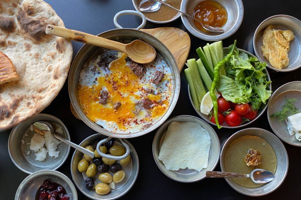 220331122405-03-van-turkey-breakfast آب و هوای وان
